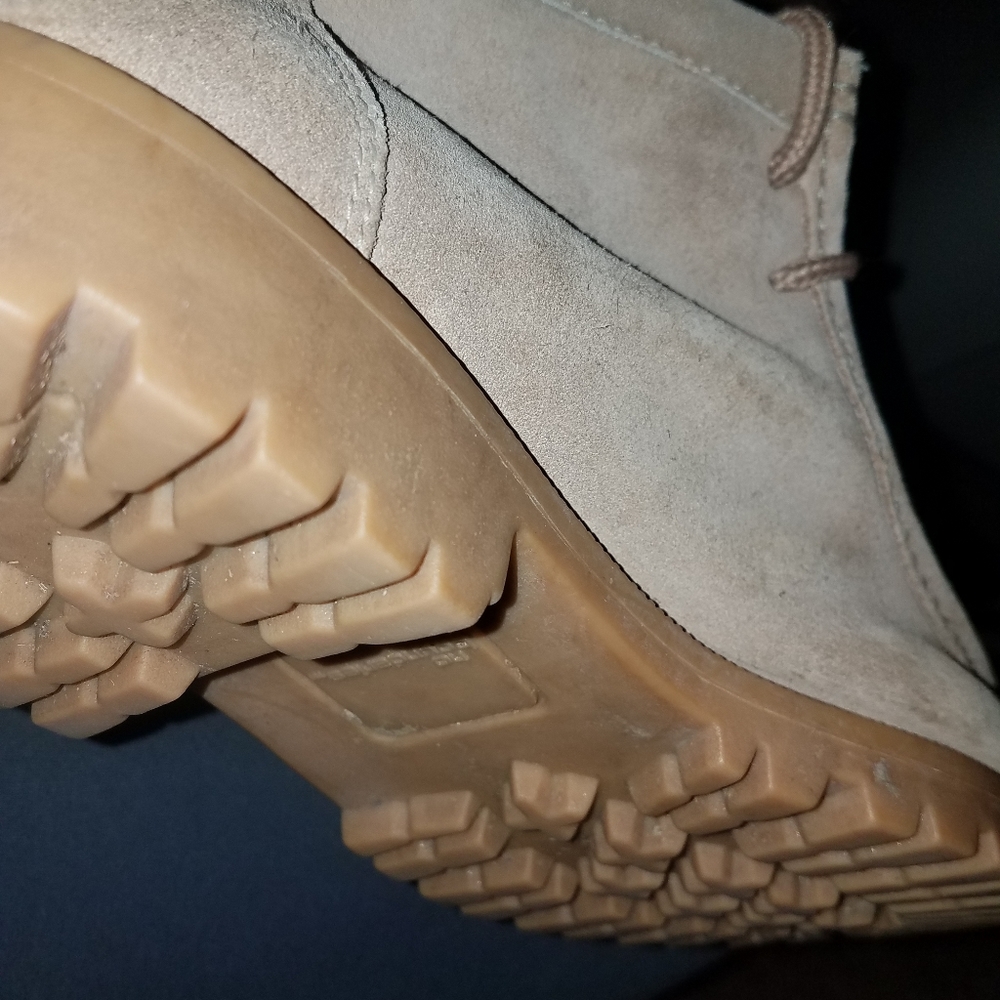 Boots - Picture 6 of 8